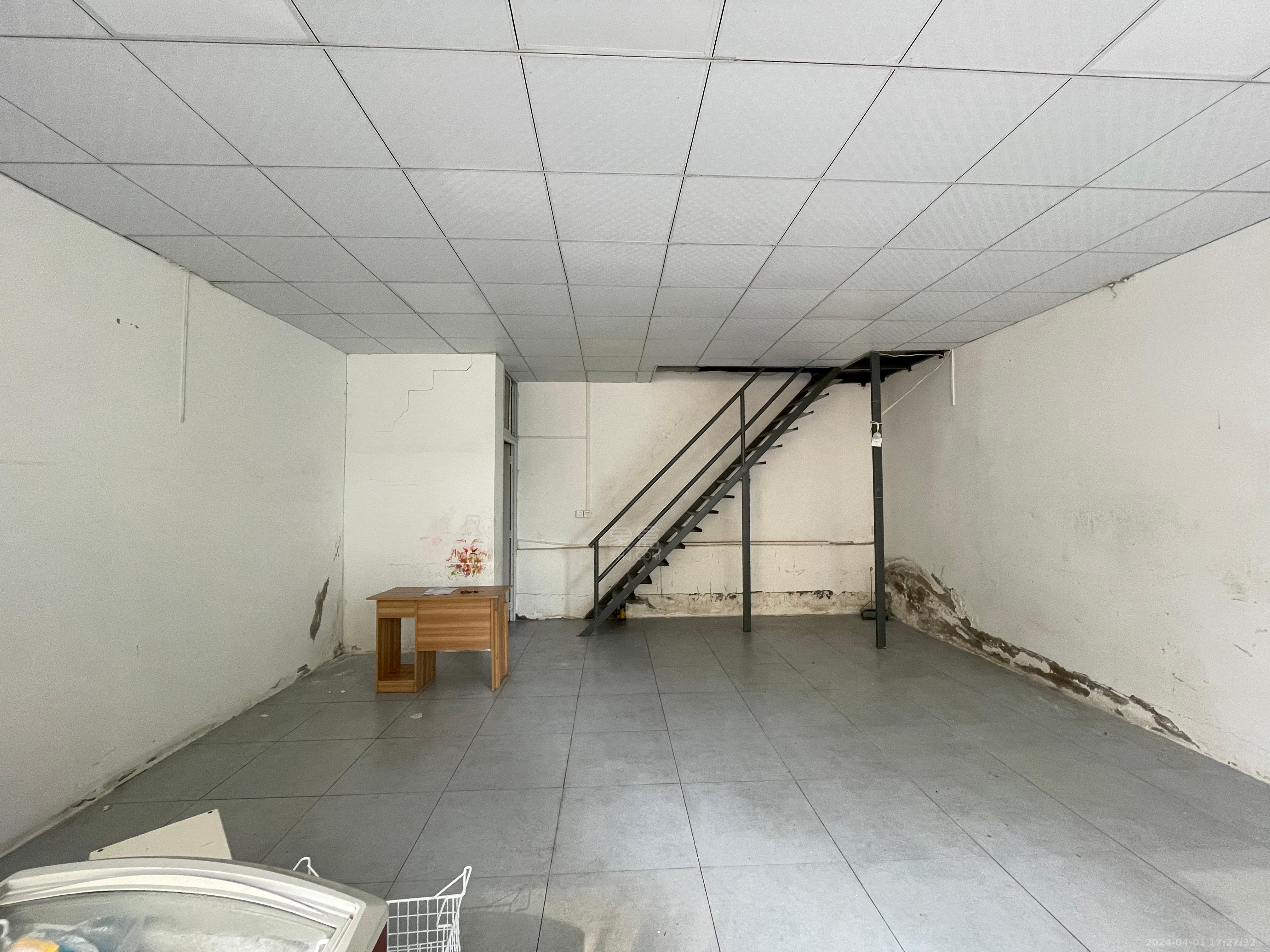 日盛山湖城   47.29㎡      2500.0元/月室内图