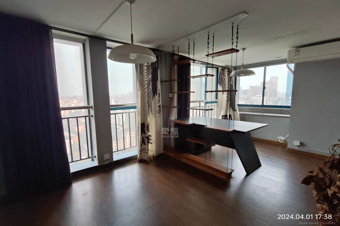 东一国际  2室1厅1卫    2200.0元/月室内图