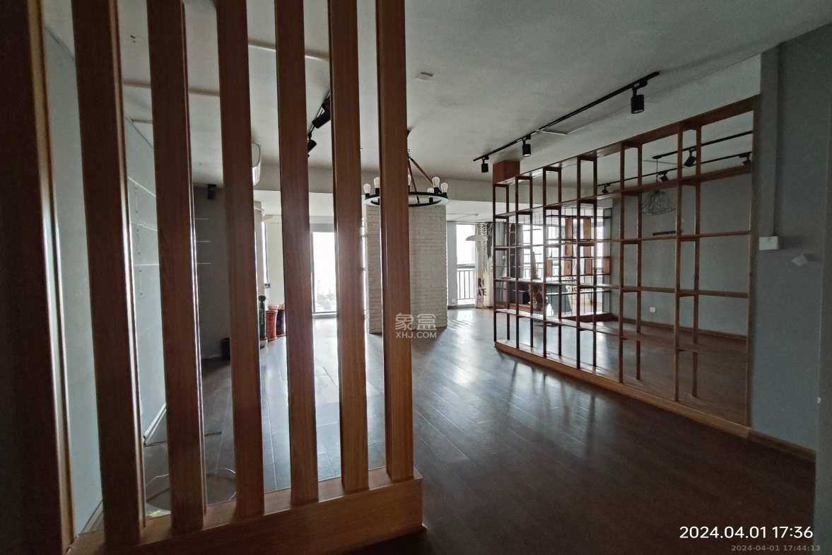 东一国际  2室1厅1卫    2200.0元/月室内图