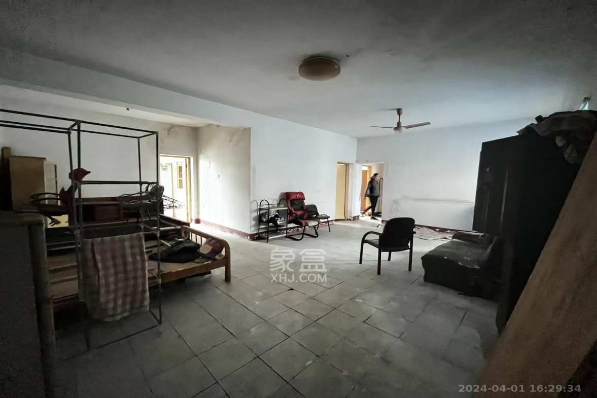 通发公寓  3室2厅1卫    1800.0元/月室内图1