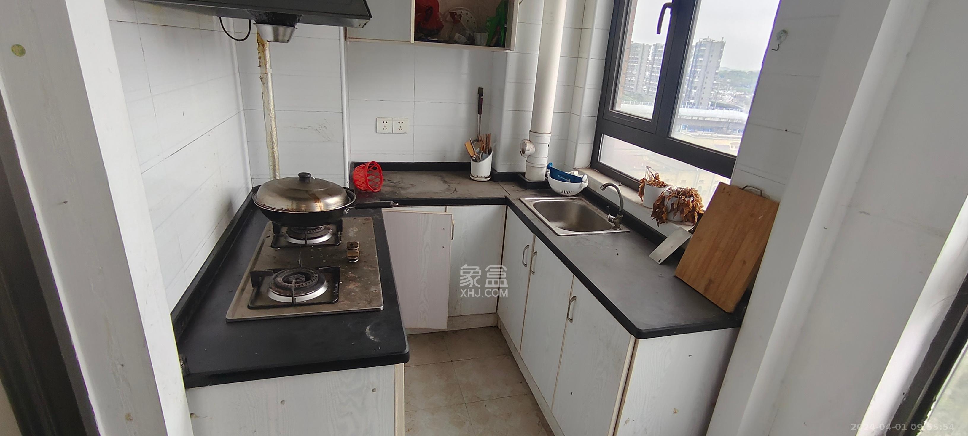 中信凯旋蓝岸（中信新城三期）  1室1厅1卫    1200.0元/月