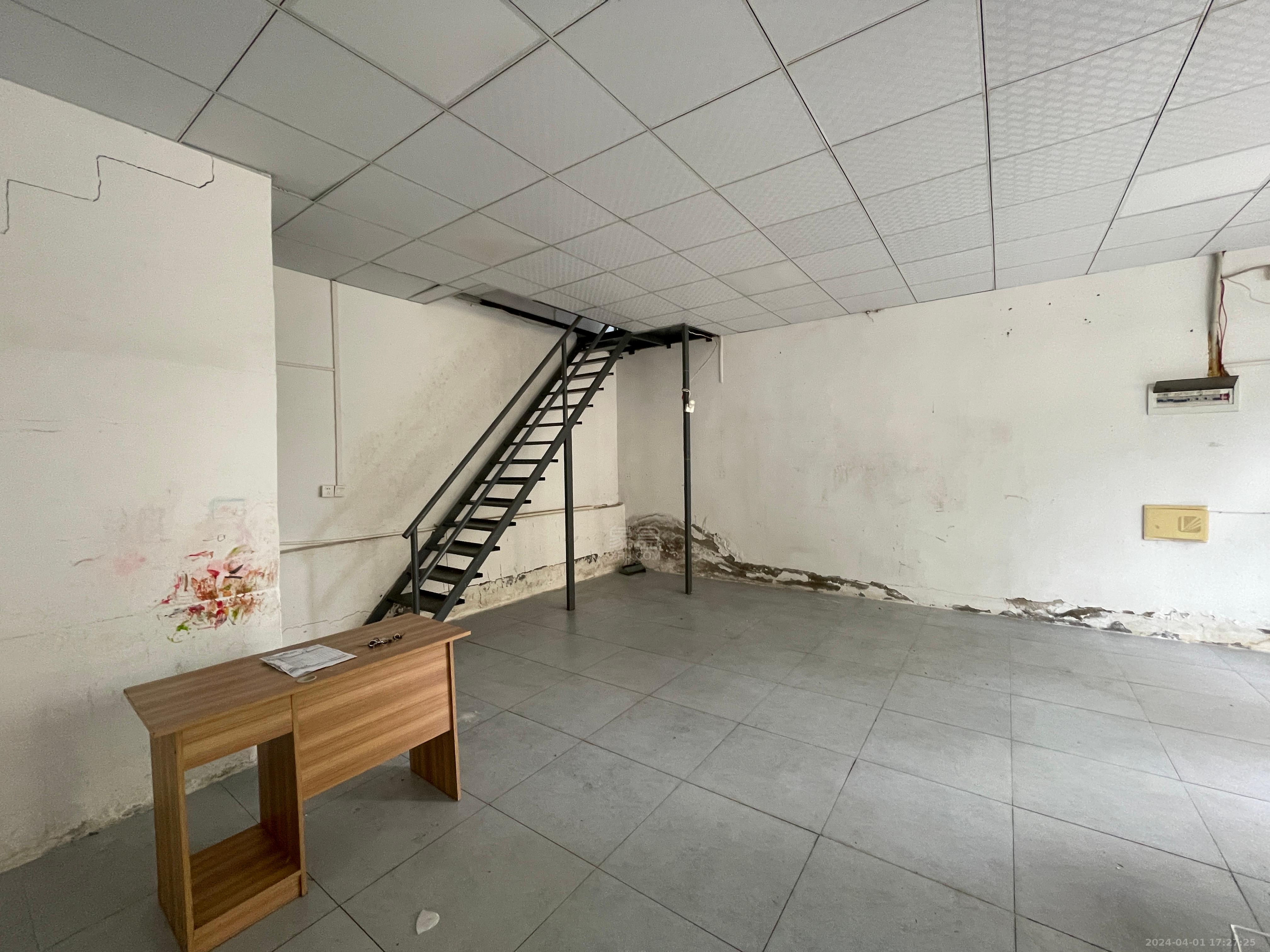 日盛山湖城   47.29㎡      2500.0元/月室内图