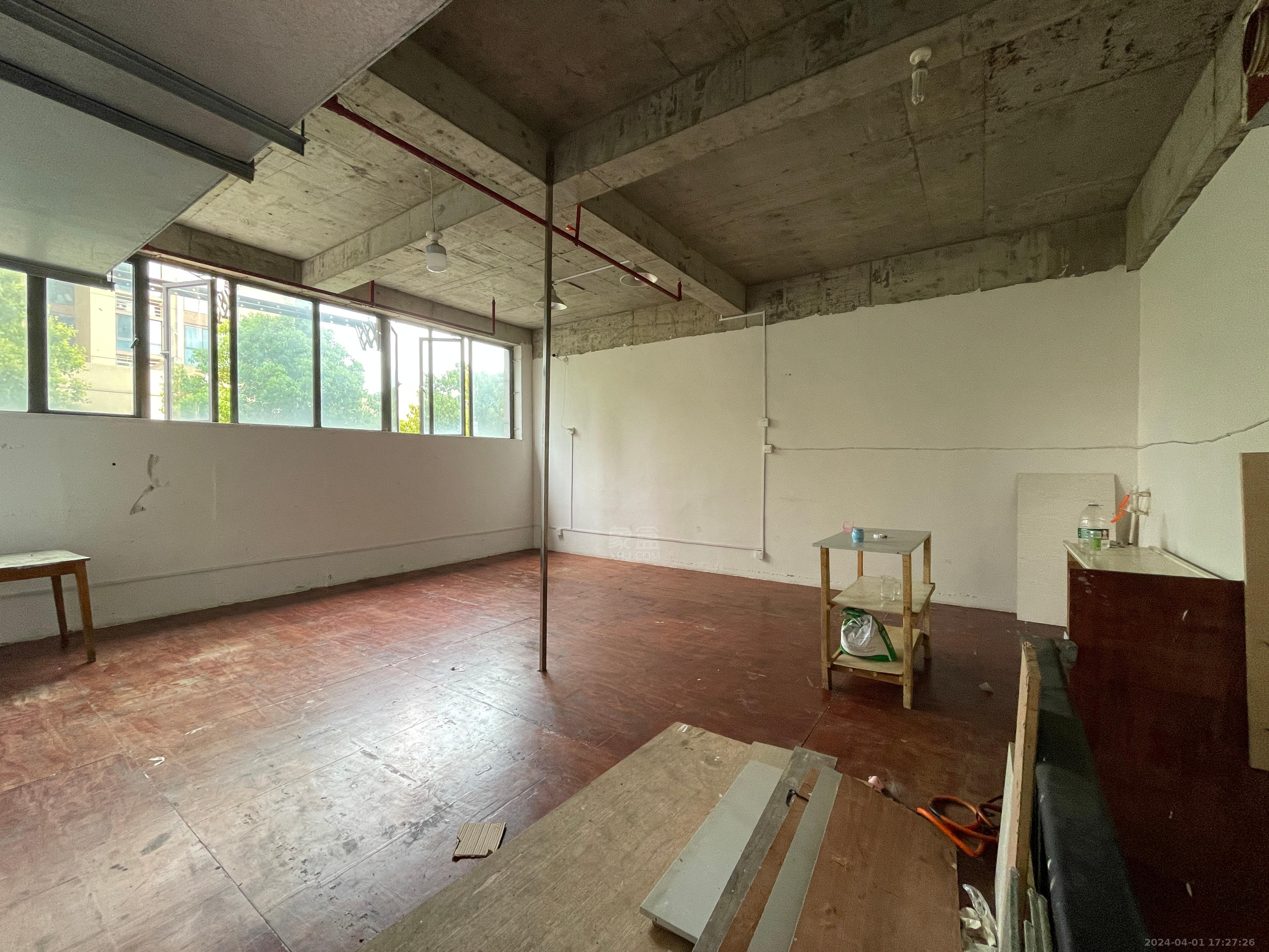 日盛山湖城   47.29㎡      2500.0元/月室内图