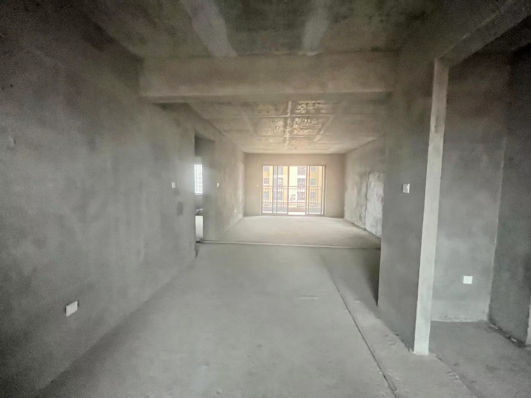 香江水岸新城  4室2厅2卫    138.0万