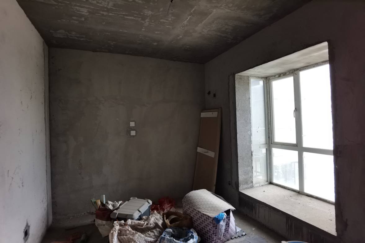 建设鑫苑  3室2厅2卫   81.00万客厅