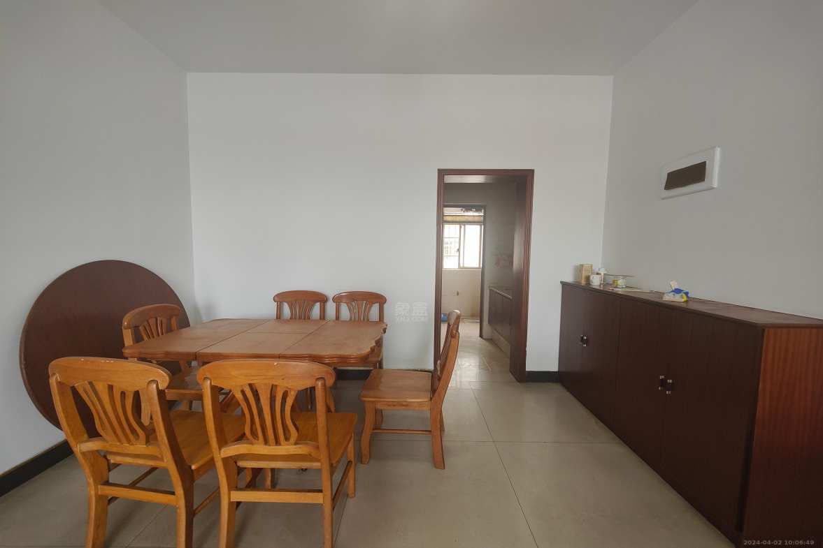 株洲富景园  4室2厅2卫    2200.0元/月室内图