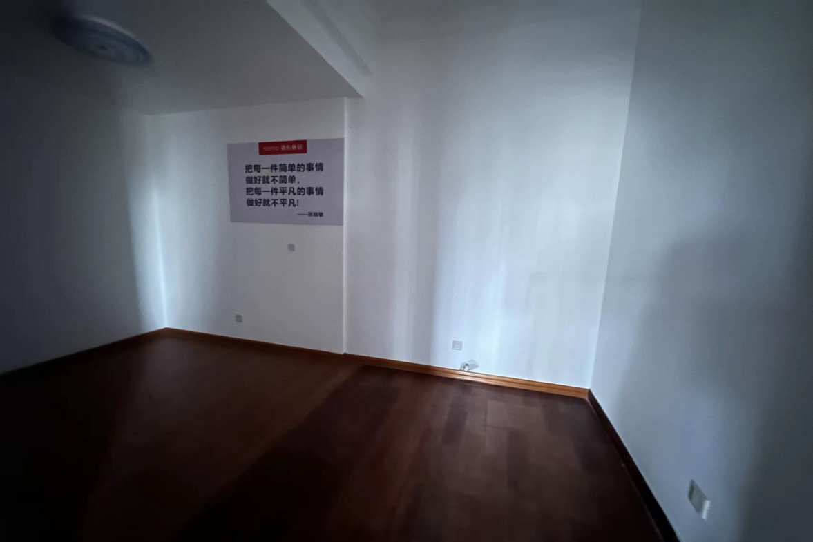 紫荆信息公寓  5室2厅1卫    17000.0元/月室内图