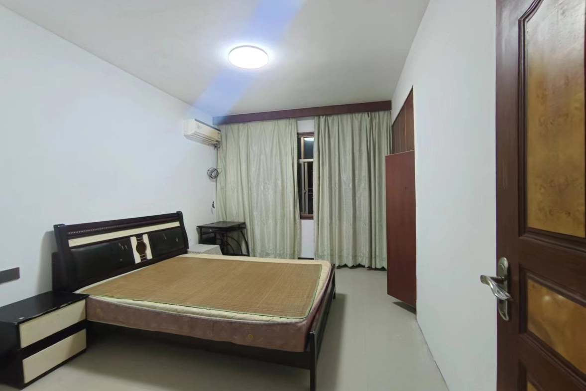 平安花苑 3室2厅2卫 1500.0元/月 平安花苑 3室2厅2卫 1500.0元/月室内图