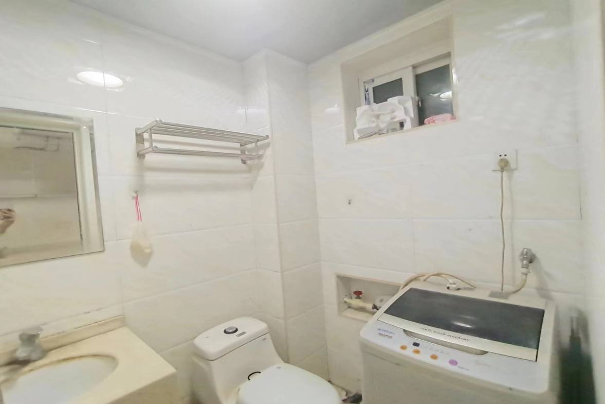 梓湖东城  1室1厅1卫   700.00元/月室内图