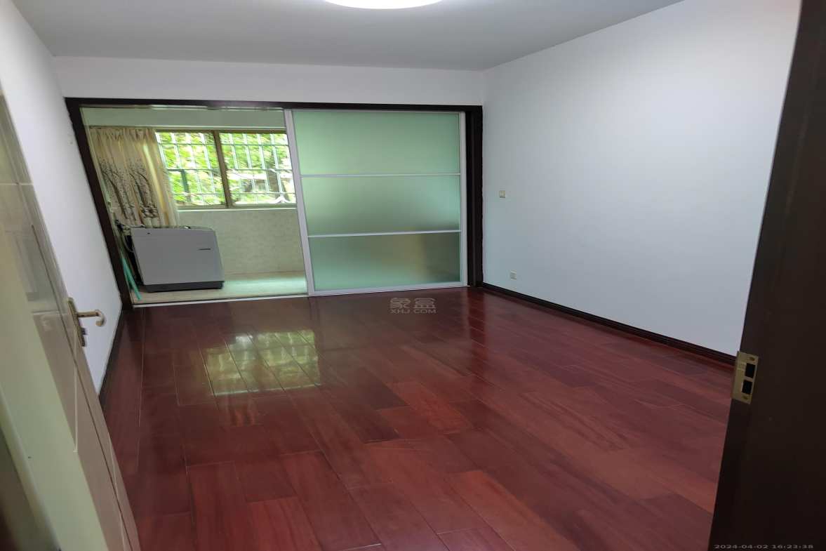 香草园  3室2厅2卫    1600.0元/月 香草园  3室2厅2卫    1600.0元/月室内图