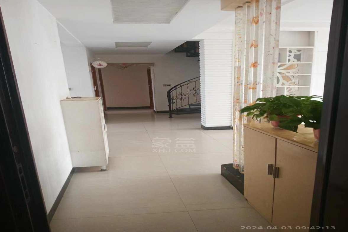 佳诚数码  3室2厅2卫    1800.0元/月室内图