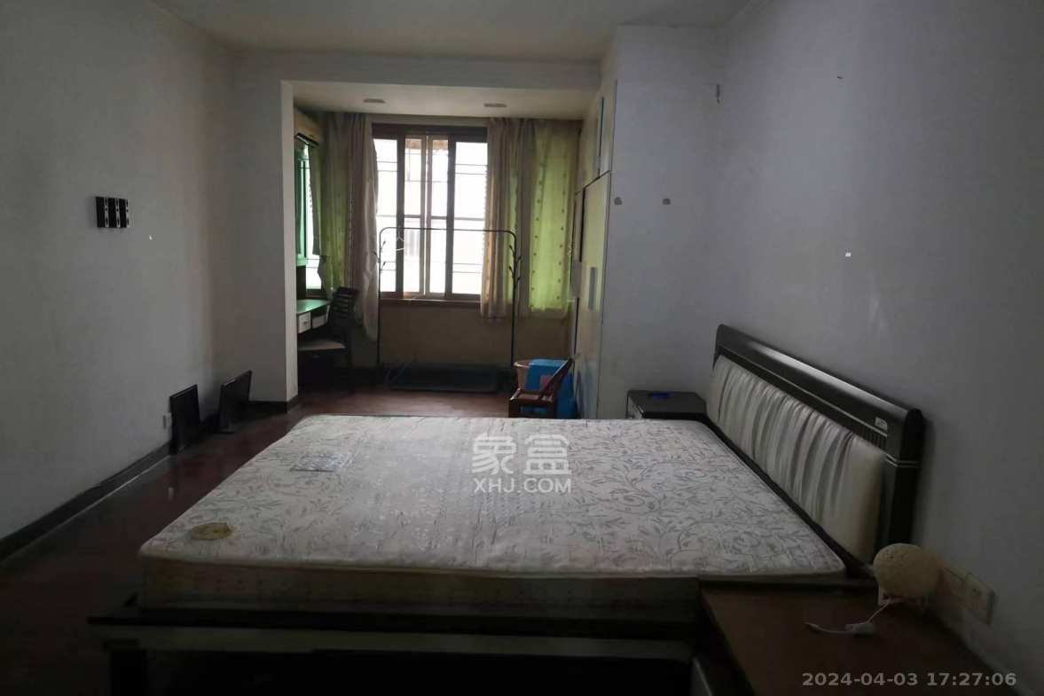 桔园小区1-8片  4室2厅1卫    1800.0元/月室内图