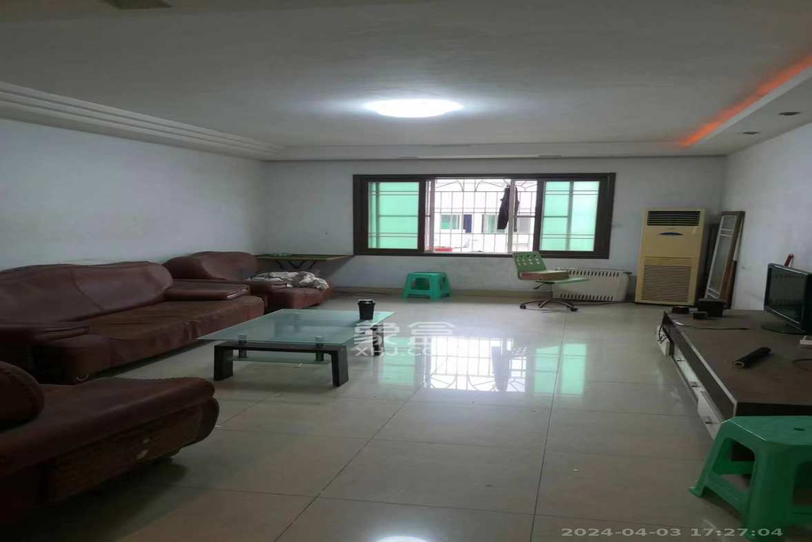 桔园小区1-8片  4室2厅1卫    1800.0元/月室内图1