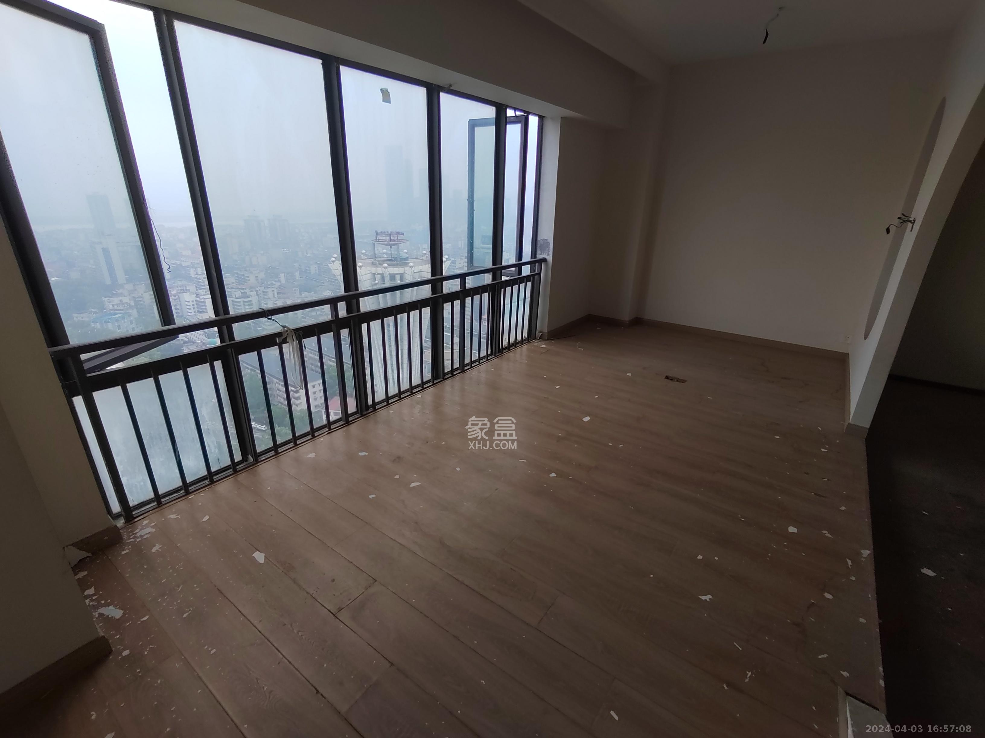 摩天一号  2室2厅1卫   4500.00元/月
