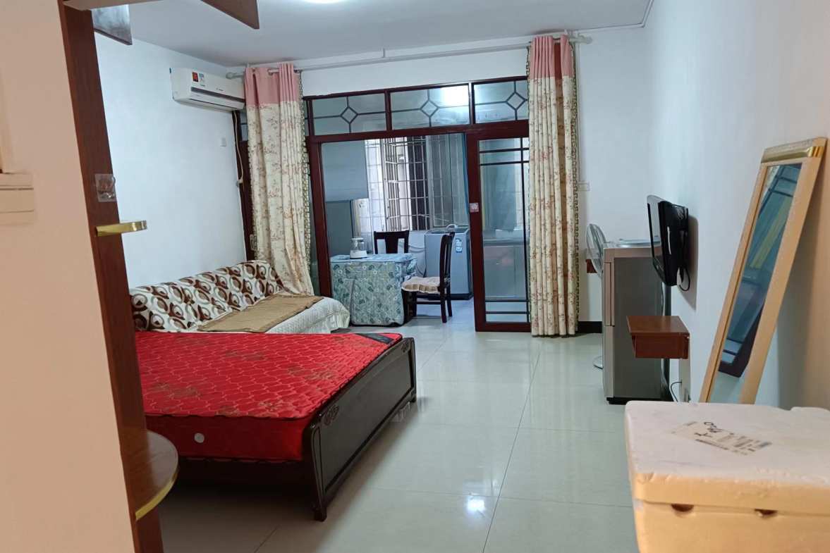 星海名都 1室1厅1卫 700.0元/月 星海名都 1室1厅1卫 700.0元/月室内图