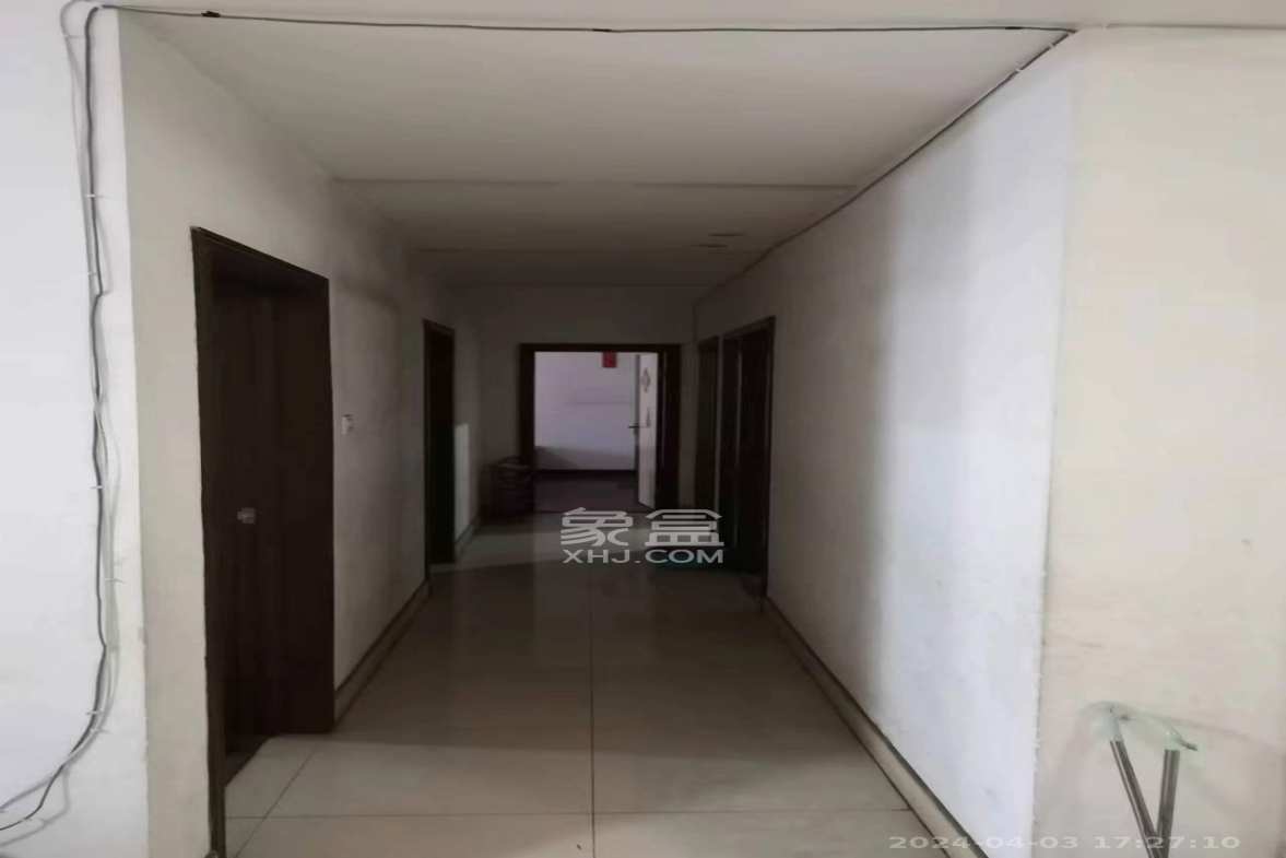 桔园小区1-8片  4室2厅1卫    1800.0元/月室内图