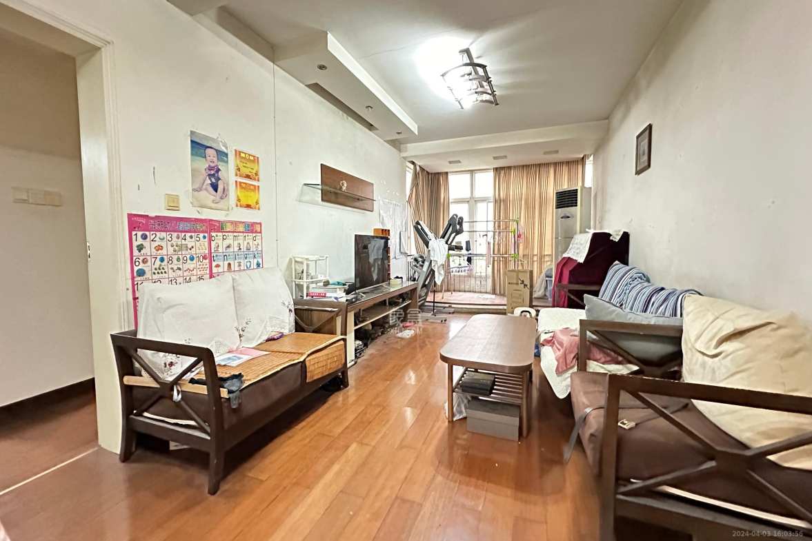 芙蓉苑  2室2厅2卫    2000.0元/月 芙蓉苑  2室2厅2卫    2000.0元/月室内图