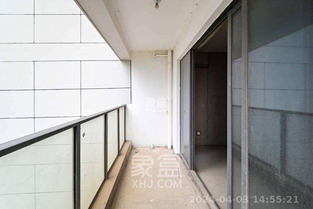 天翼花园（中国电信单位房）  4室2厅2卫   2100.00元/月室内图