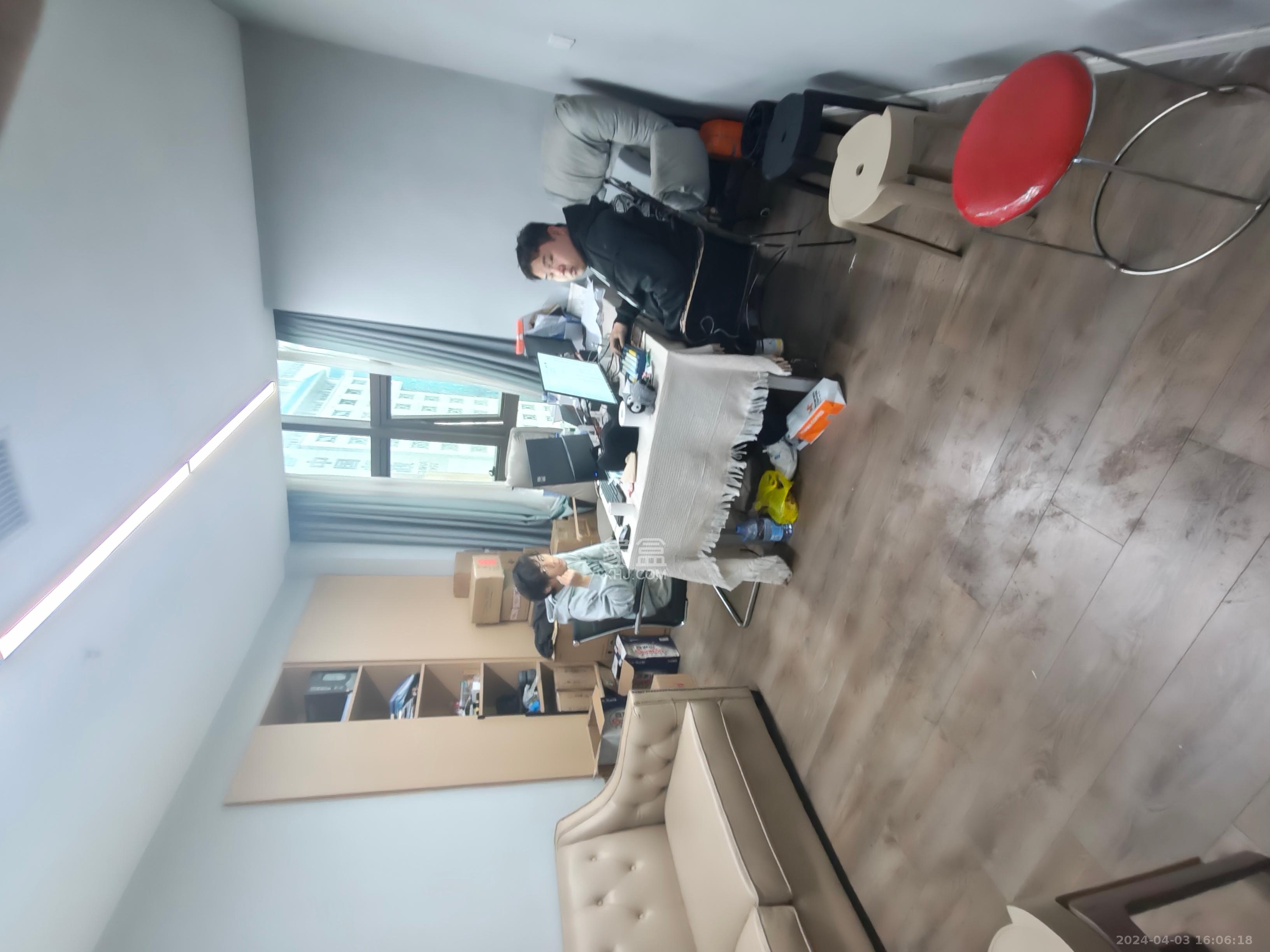 天下一家   116.28㎡      4700.0元/月