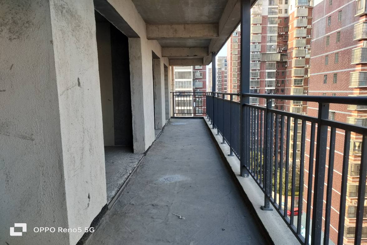 三星华厦 3室2厅2卫 82.8万 三星华厦 3室2厅2卫 82.8万客厅