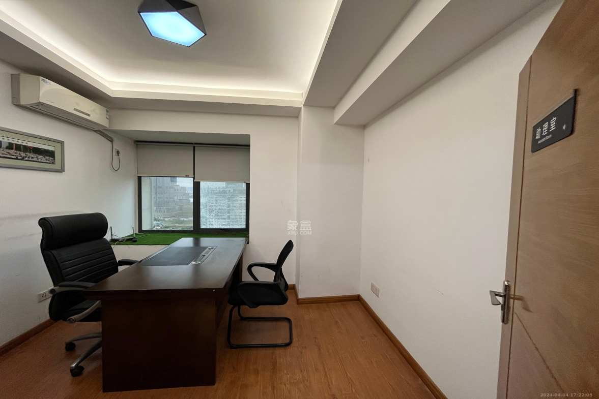 蓝湾国际广场  1室1厅1卫    12000.0元/月小区图