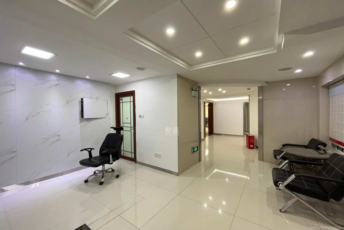 蓝湾国际广场  1室1厅1卫    12000.0元/月小区图