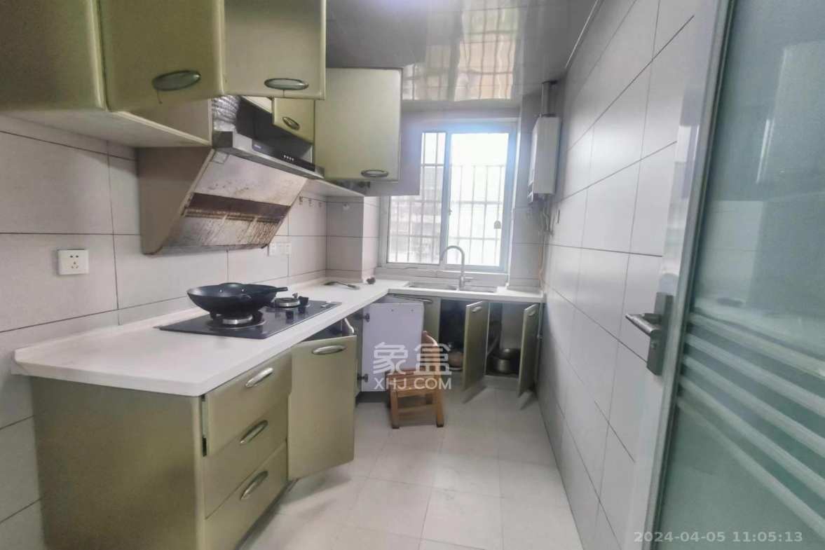 东岸锦城(东方人家)  3室2厅2卫   1800.00元/月室内图