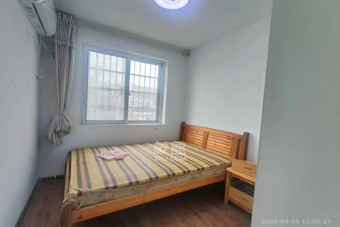 东岸锦城(东方人家)  3室2厅2卫   1800.00元/月室内图