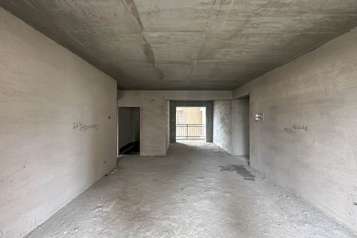 华剑首郡+五江珑悦  4室2厅2卫    70.0万客厅