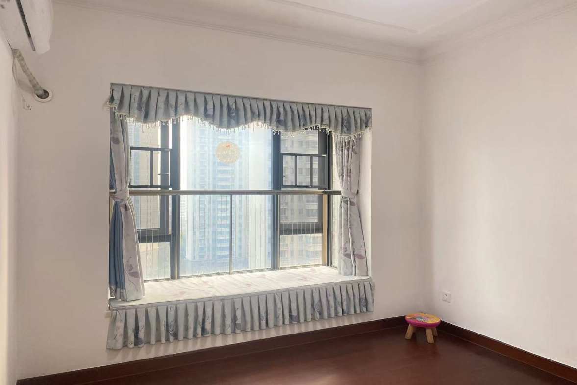 恒大华府 3室2厅2卫 2200.0元/月 恒大华府 3室2厅2卫 2200.0元/月室内图