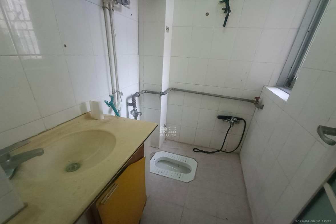 安泰新村  3室2厅2卫    1600.0元/月室内图