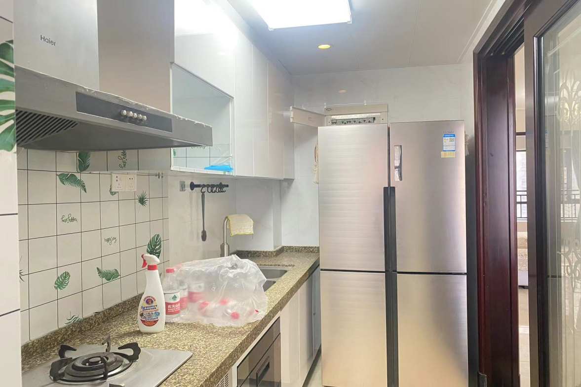 恒大华府 3室2厅2卫 2200.0元/月 恒大华府 3室2厅2卫 2200.0元/月室内图