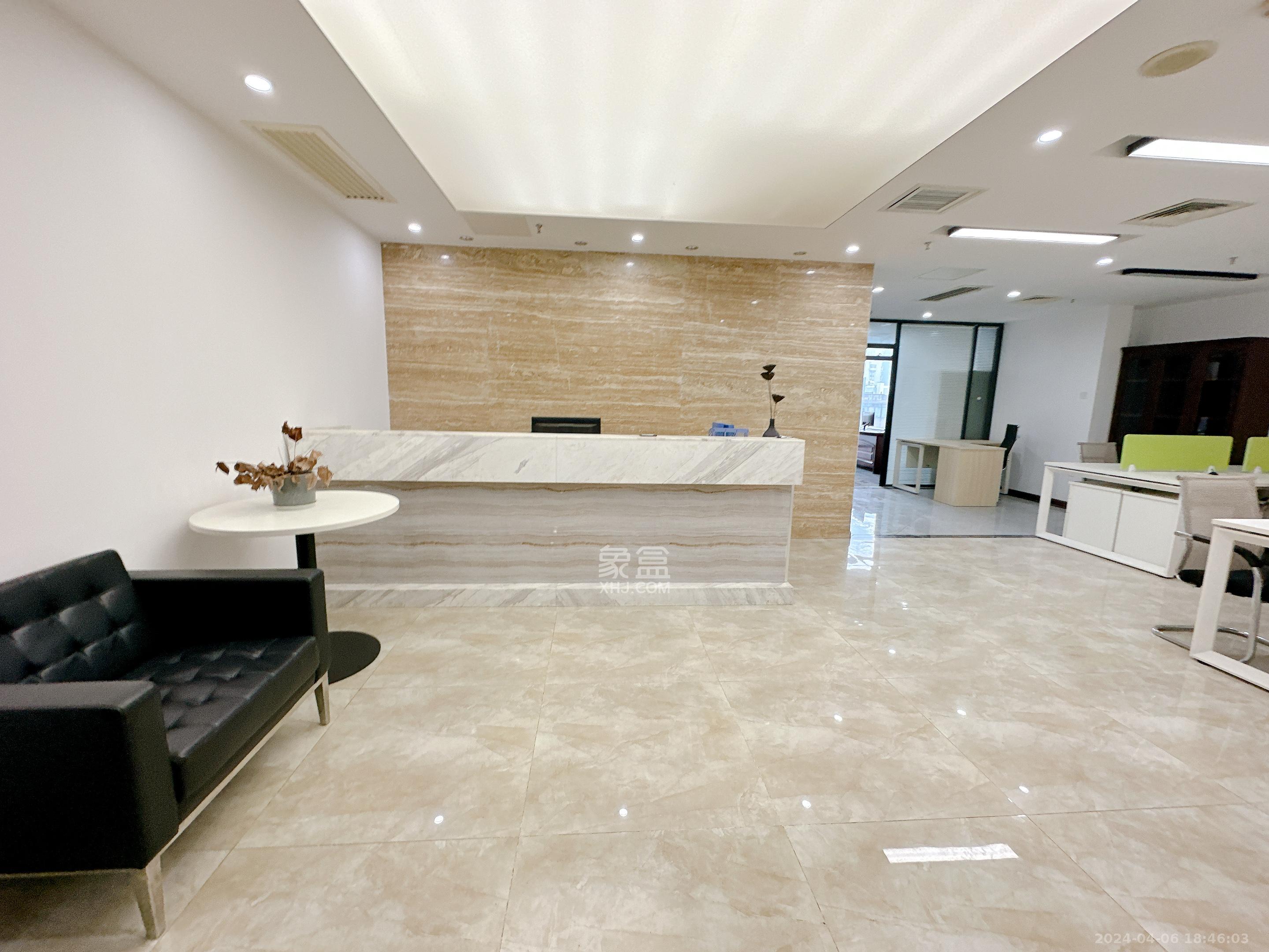 万达广场   142.58㎡      9000.0元/月室内图