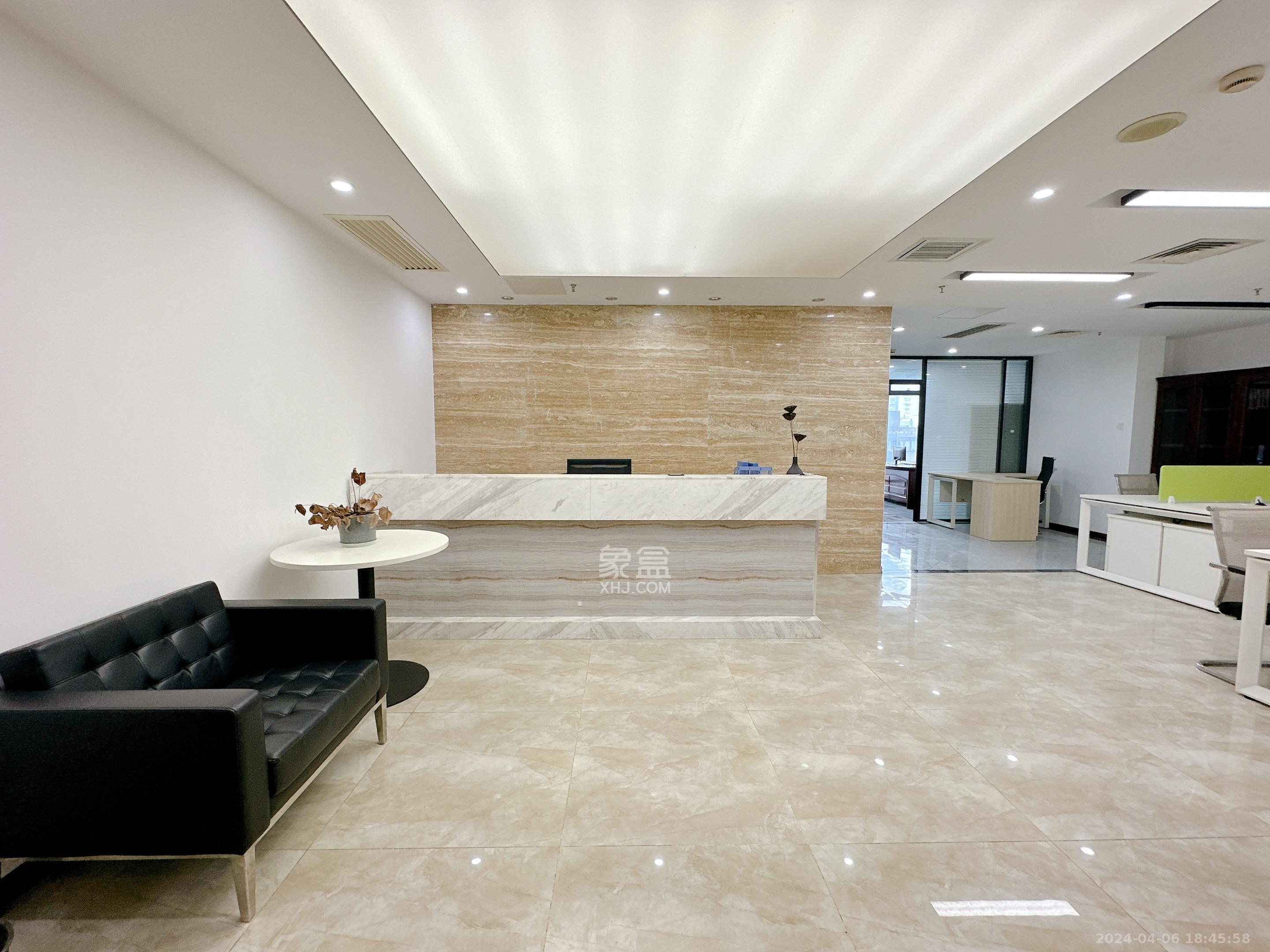 万达广场   142.58㎡      9000.0元/月