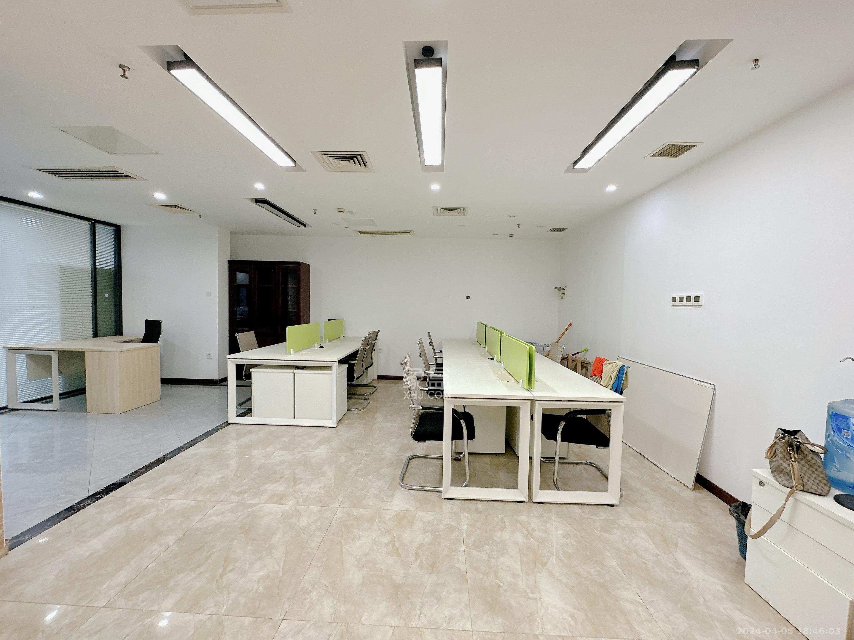 万达广场   142.58㎡      9000.0元/月室内图