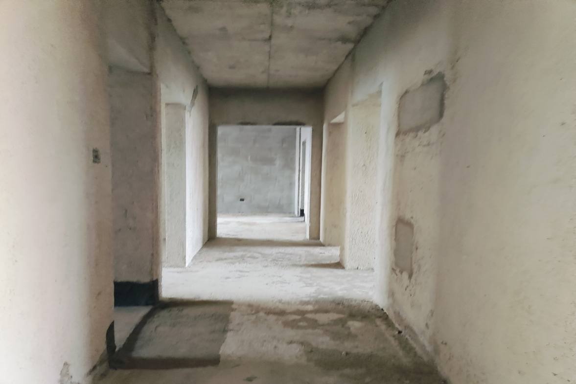 五江碧桂园城市广场  5室2厅2卫   75.00万客厅