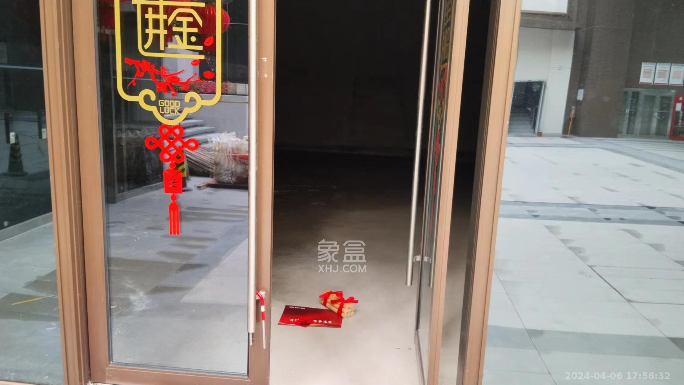 轨道中建麓江府   85.36㎡     12000.00元/月