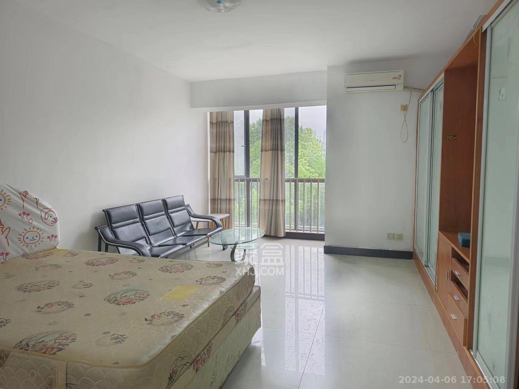 阳光100二期 1室1厅1卫 1300.0元/月