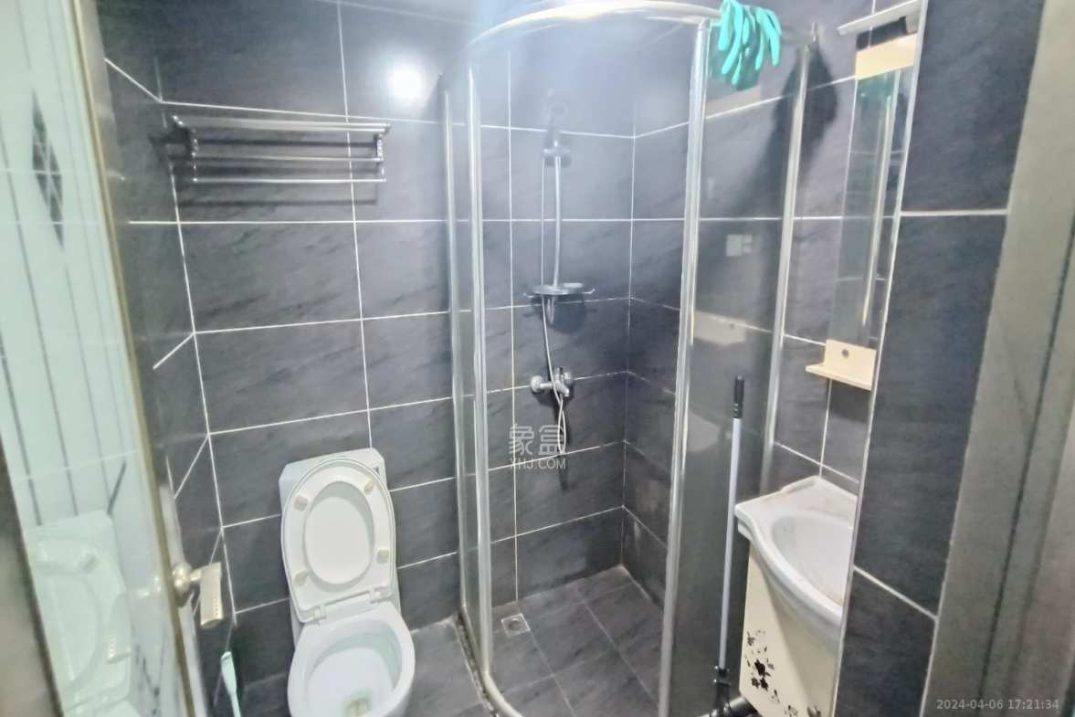 山水华景 1室1厅1卫 1400.0元/月 山水华景 1室1厅1卫 1400.0元/月室内图