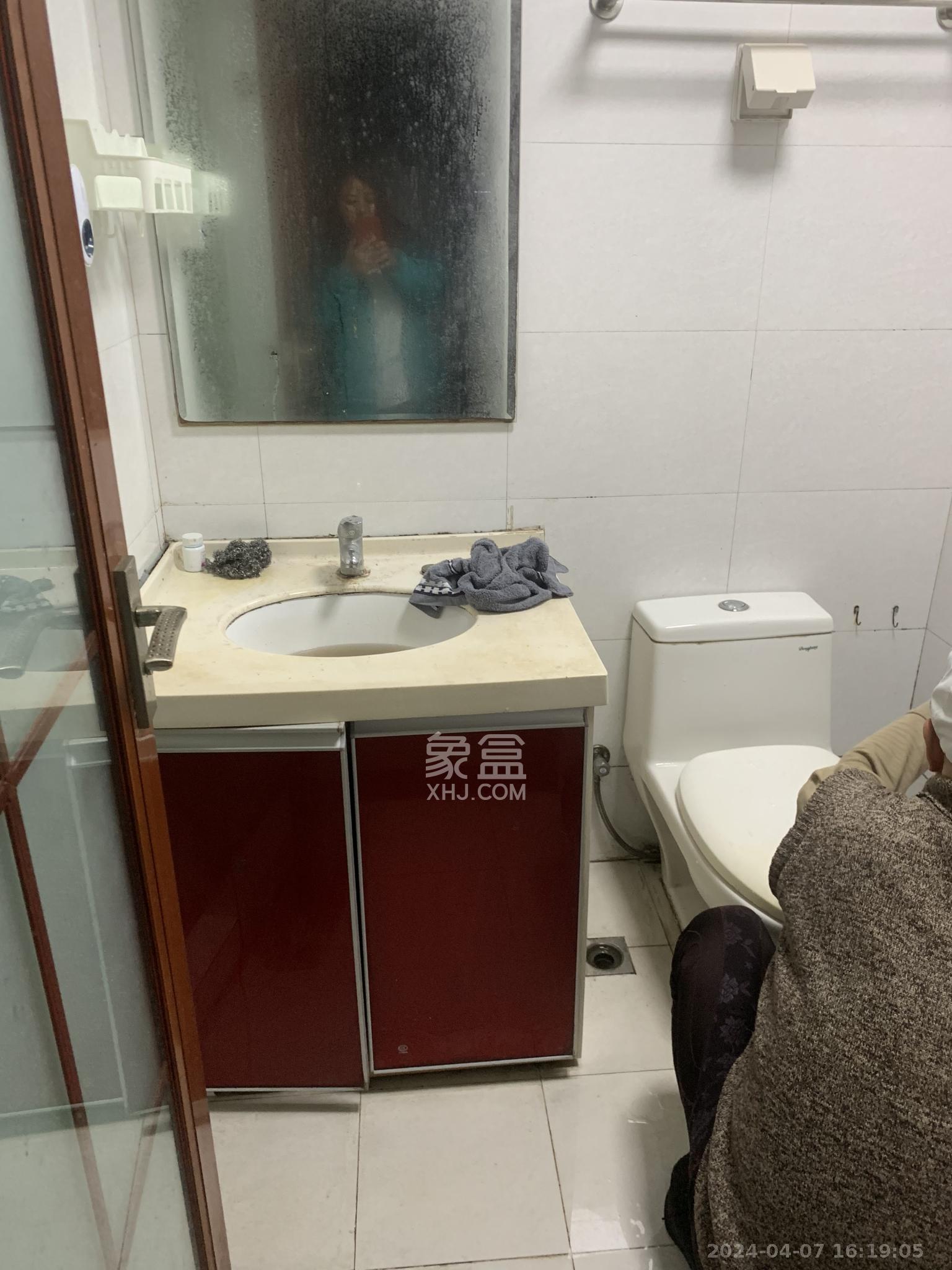 金荣誉峰翡翠花园   70.0㎡      1800.0元/月室内图