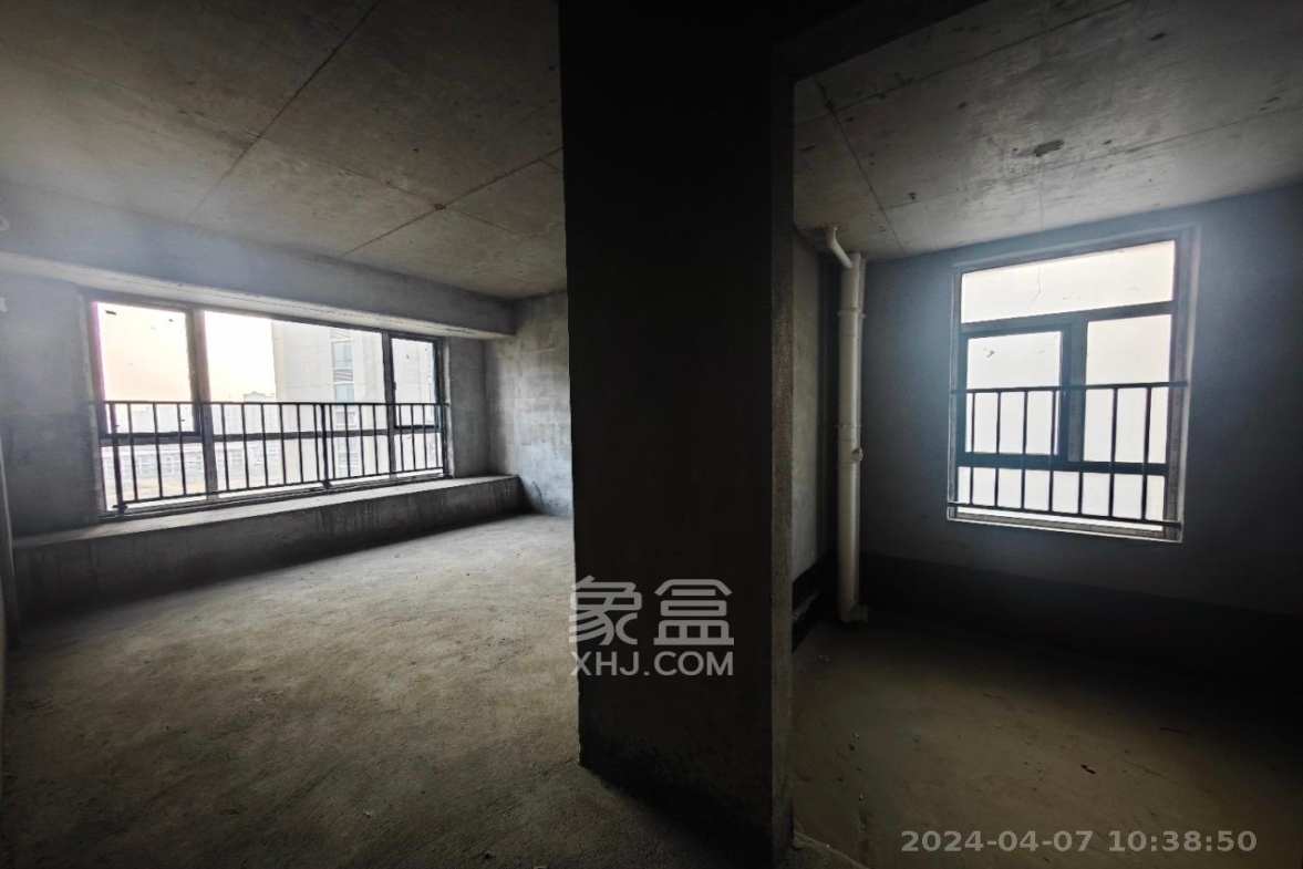 板塘东方明珠  3室2厅1卫   45.00万客厅