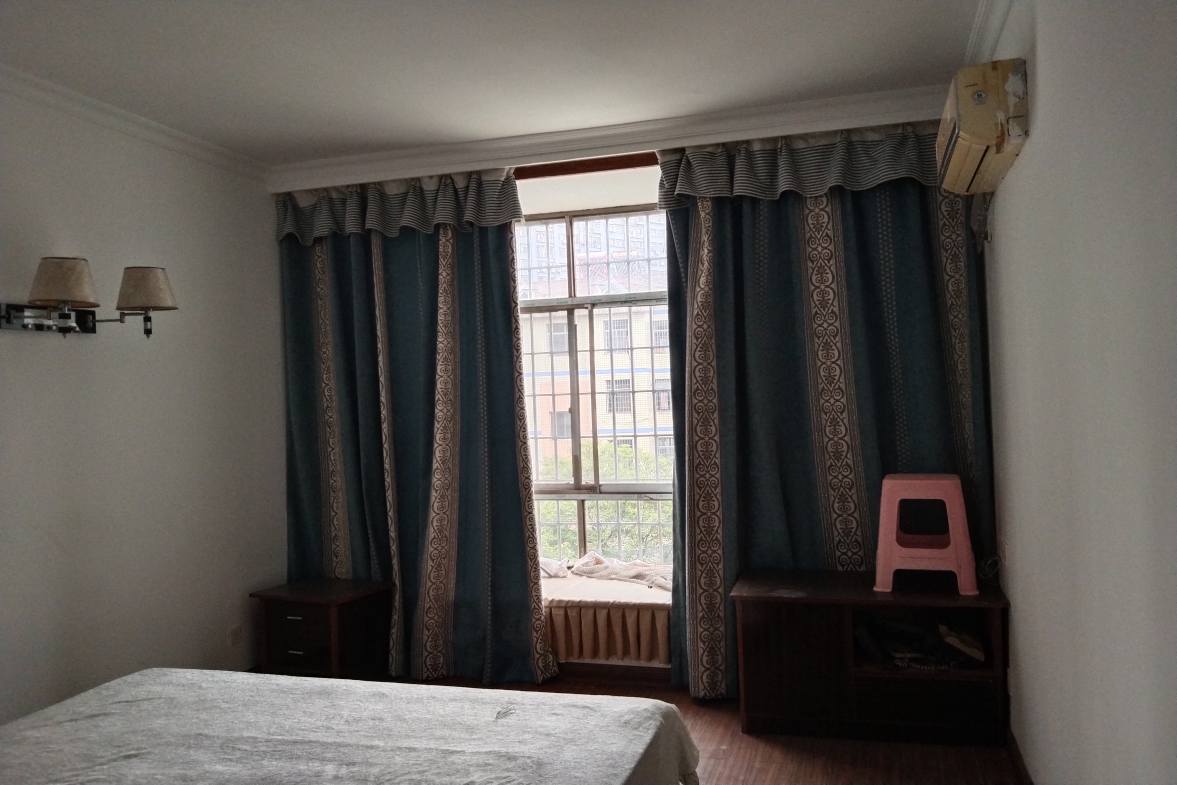 鑫都苑  3室2厅2卫    1800.0元/月室内图