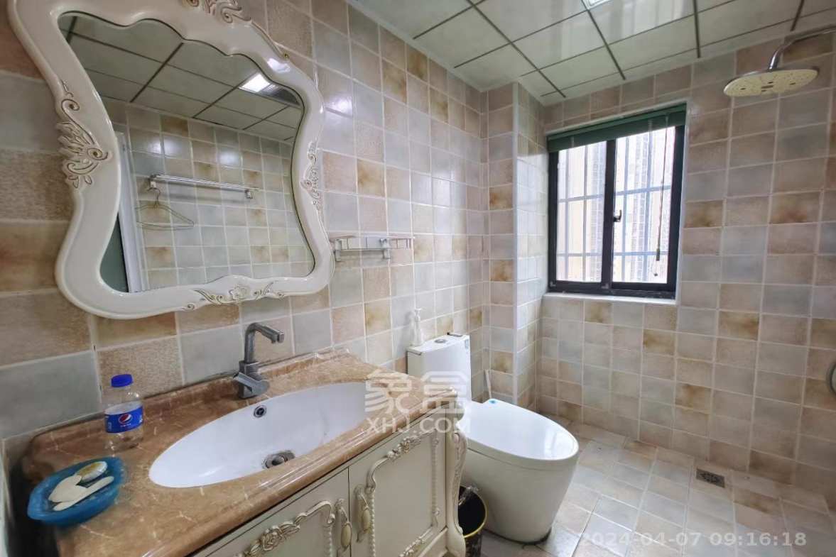 辉宏橄榄城  4室2厅1卫    2600.0元/月室内图