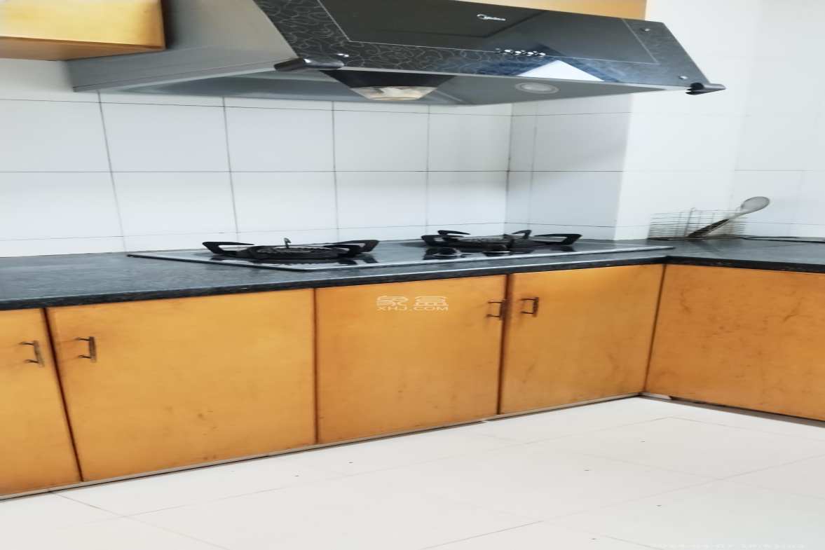 富景园 3室2厅2卫 2200.0元/月 富景园 3室2厅2卫 2200.0元/月室内图