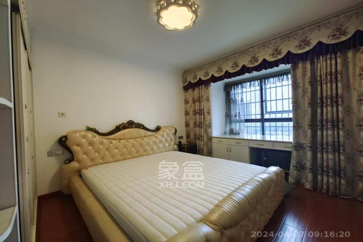 辉宏橄榄城  4室2厅1卫    2600.0元/月室内图