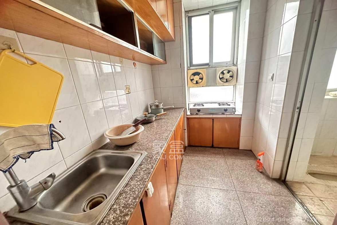 省进出口公司宿舍 0室0厅0卫 1300.0元/月 省进出口公司宿舍 0室0厅0卫 1300.0元/月室内图