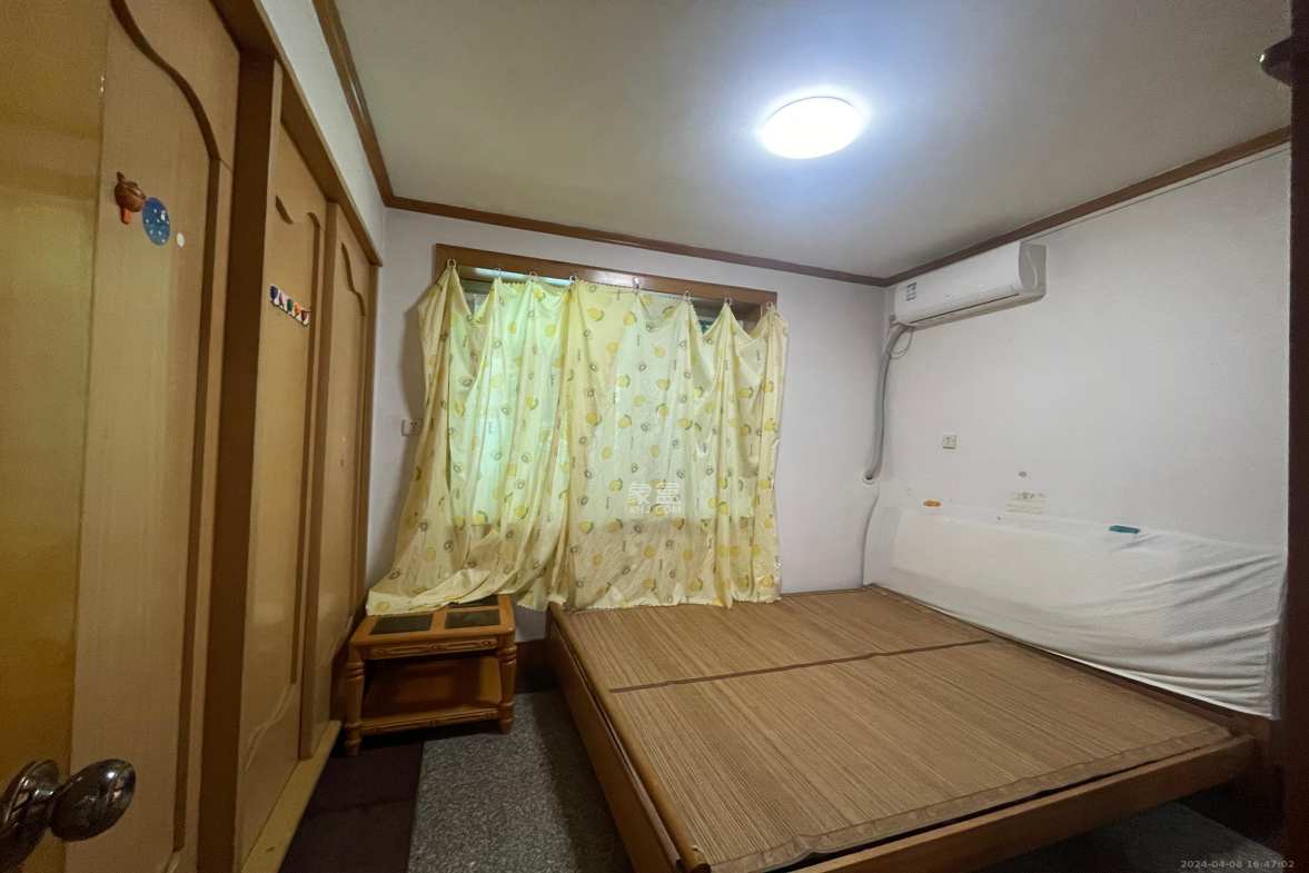 海利宿舍  3室1厅1卫    2500.0元/月 海利宿舍  3室1厅1卫    2500.0元/月室内图