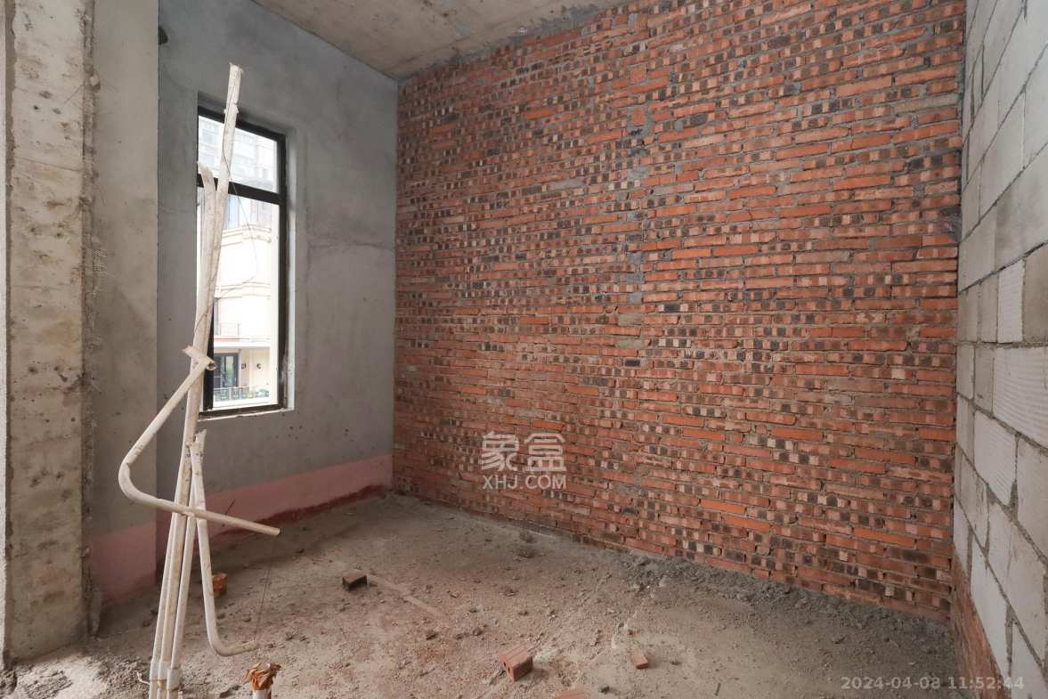 恒大御景天下城四期  6室2厅3卫    4000.0元/月室内图