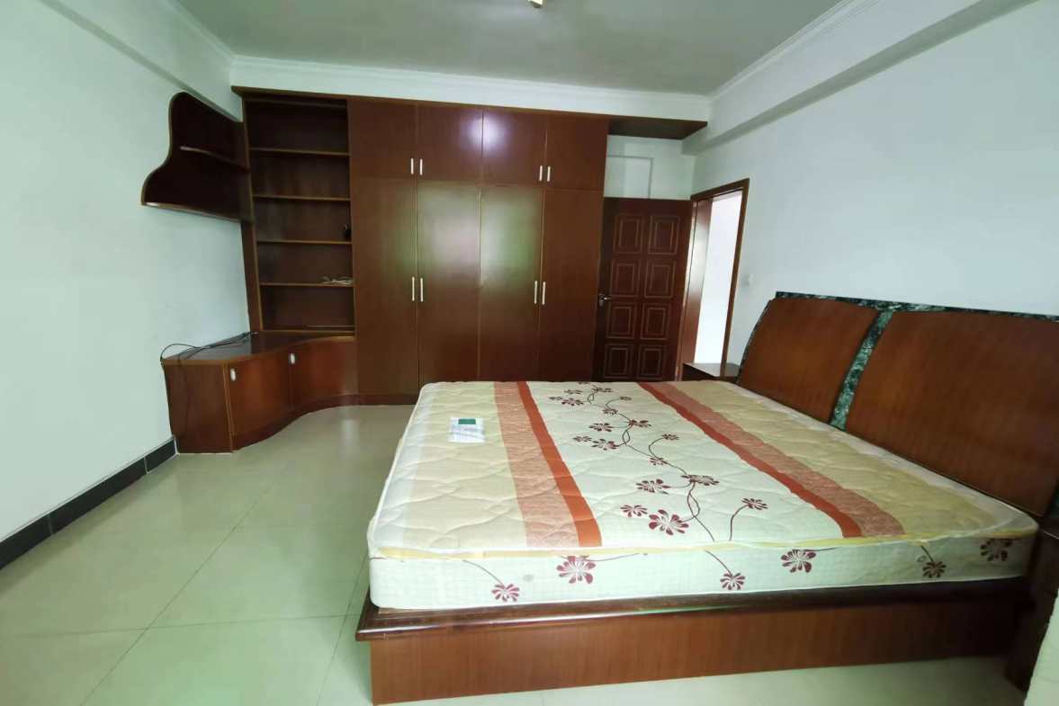 椰岛公寓  3室2厅1卫   2600.00元/月室内图