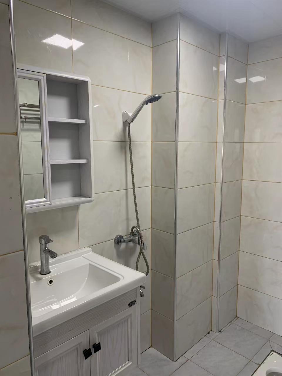 百弘学府城  2室1厅1卫    1200.0元/月室内图